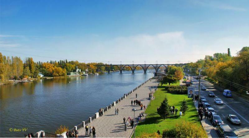 Апартаменты Лето С Ванной Джакузи Dnipro Dış mekan fotoğraf