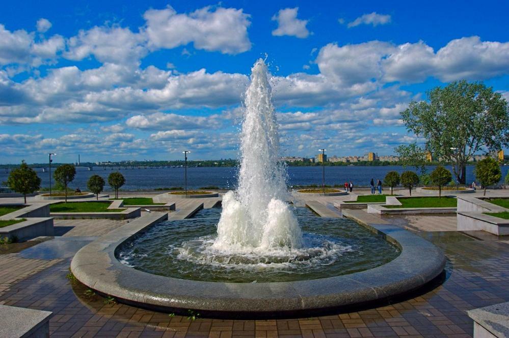 Апартаменты Лето С Ванной Джакузи Dnipro Dış mekan fotoğraf